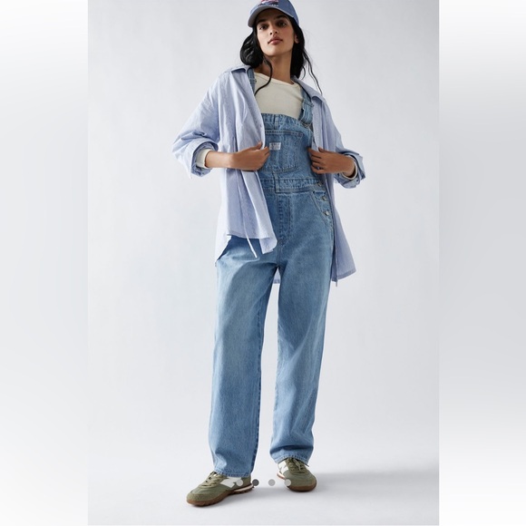 ❤️Sold ❤️ Levi’s | Vintage Style Woman’s Overalls - Picture 7 of 10